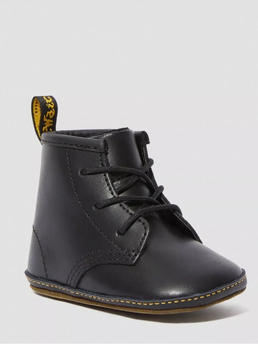 DR MARTENS NEWBORN 1460 AUBURN LEATHER black booties size 4